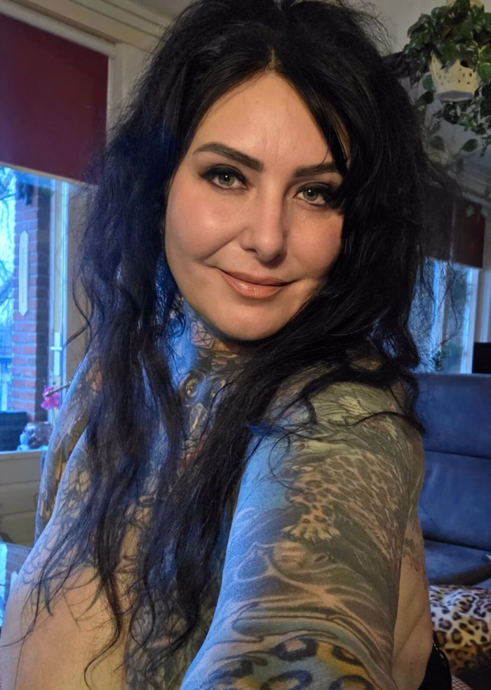 Tattoo Bayo – Porträt eines Tattoo-Modells mit Tattoos